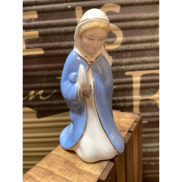 Sanmyro Vintage Mary Nativity Figure Christmas Decor Painted Porcelain 4" Japan - Picture 3 of 10